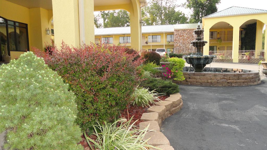 Golden Manor Inn & Suites Muldraugh Kültér fotó