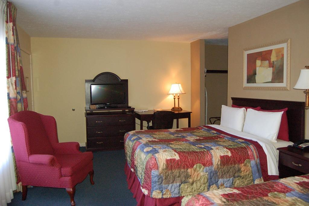 Golden Manor Inn & Suites Muldraugh Kültér fotó