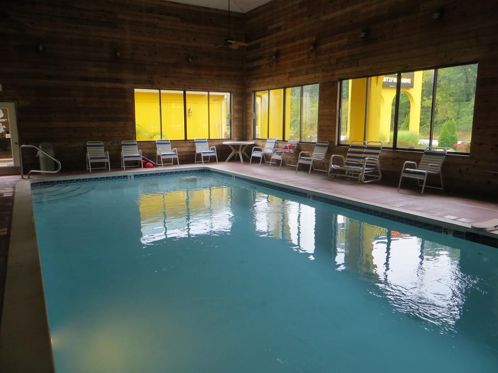 Golden Manor Inn & Suites Muldraugh Kültér fotó